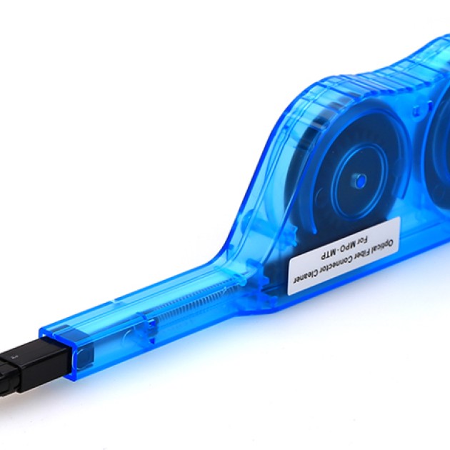 Fiber cleaning tool for MPO and MTP connectors